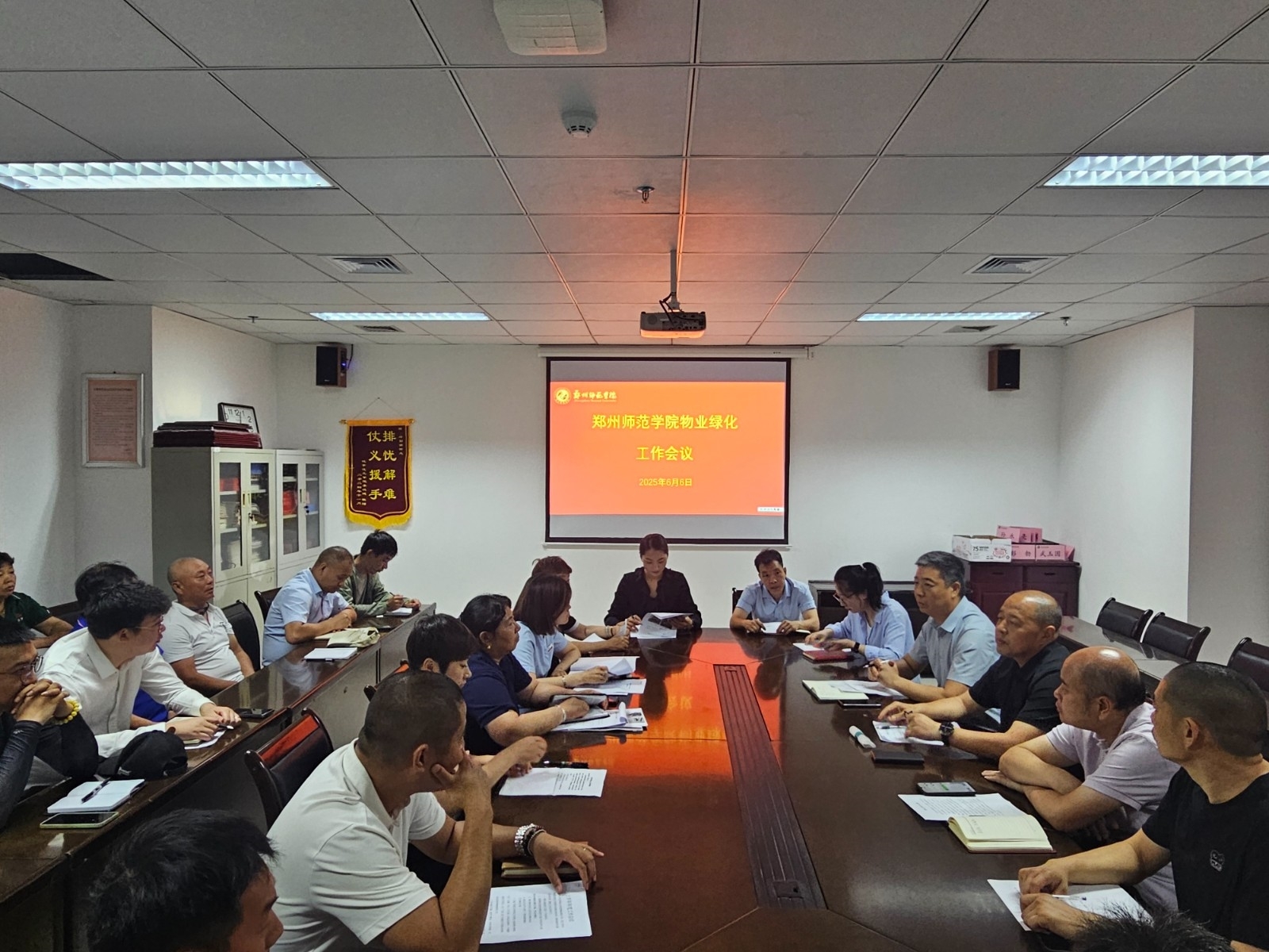 e2d8f8f0dcba3966572113dfe7266ff.jpg e2d8f8f0dcba3966572113dfe7266ff.jpg