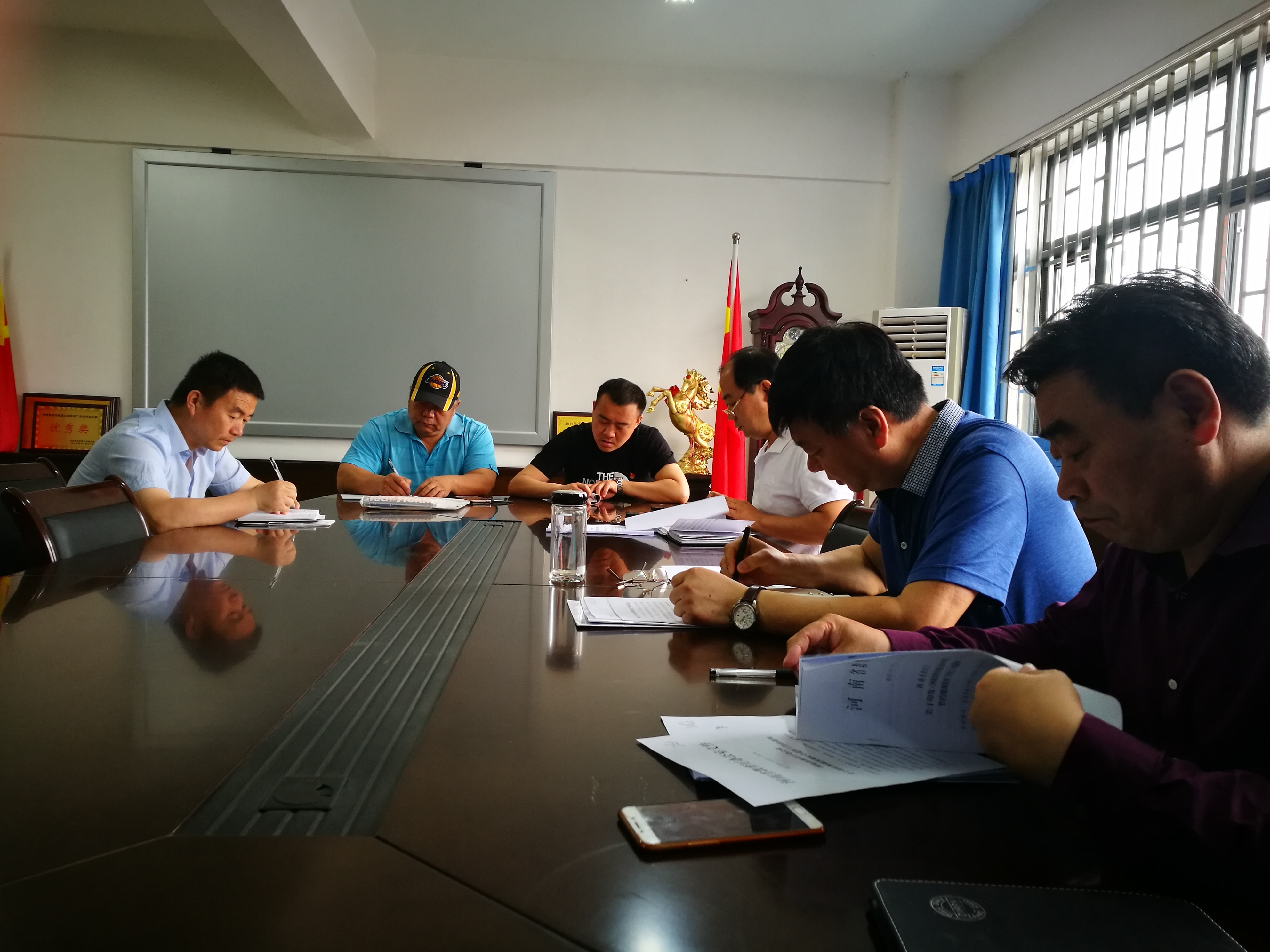 学习党代会照片.jpg 学习党代会照片.jpg